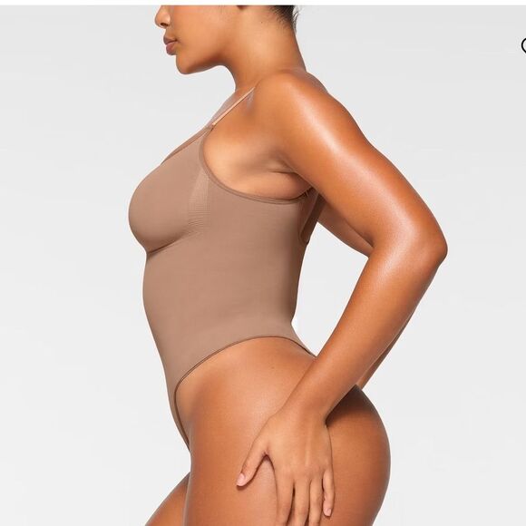 Skims Size L/XL Sculpting Thong Bodysuit Sienna Brown Shapewear Iconic NWT - Picture 6 of 10